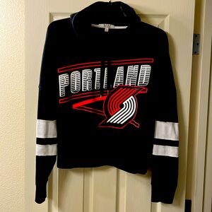 Women’s XL crop Portland Trailblazer hoodie